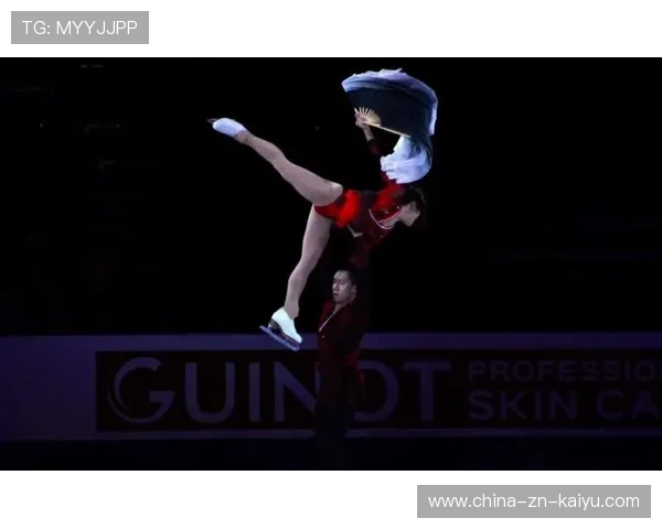 双人滑托举动作难度大完成干净利落